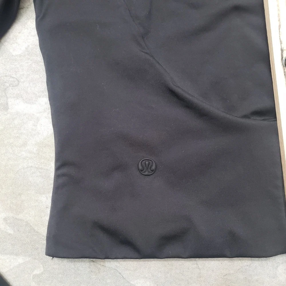 Lululemon Crop Top Womens 10 Black Pullover V-Neck Long Sleeve